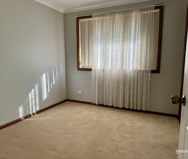 Well-Presented Home with Practical Living Spaces - Photo 4