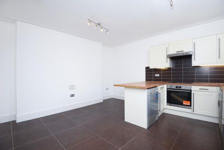 5 bedroom flat to rent - Photo 4