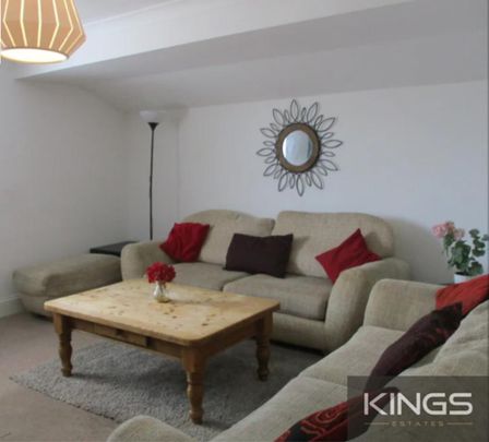 4 bedroom flat to rent - Photo 1