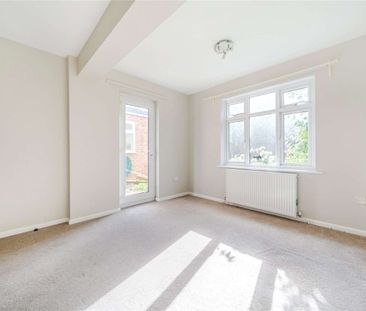 Four Bedroom end-of-terrace house with driveway and garage. *Please... - Photo 4