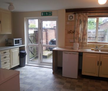 6 Bed End Terrace, Renelagh Gardens, SO15 - Photo 6