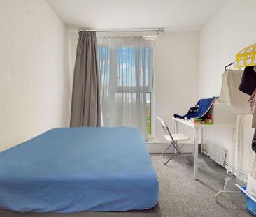 3 bedroom flat to rent - Photo 5