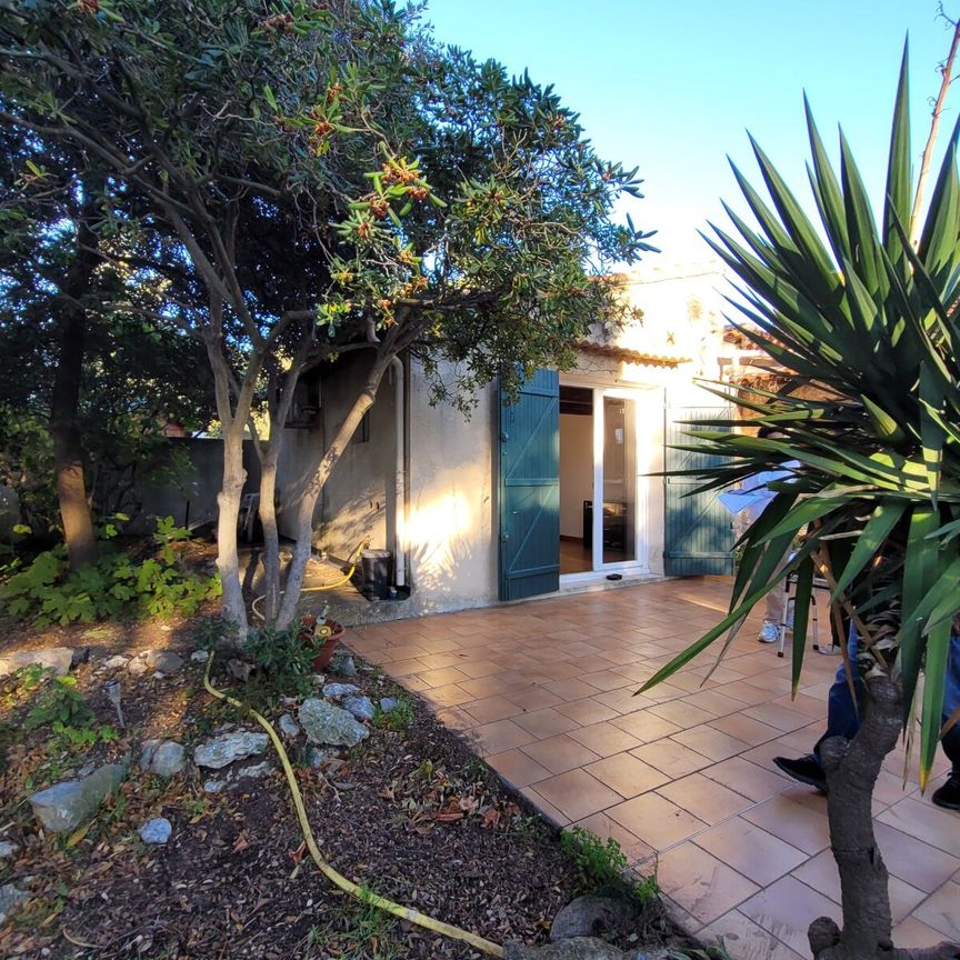 Location meublée à l'année, rare sur Sausset les pins avec jardin et terrasse - Photo 1