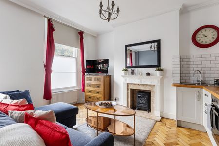 2 Bed Flat, Oakley Square, NW1 - Photo 3