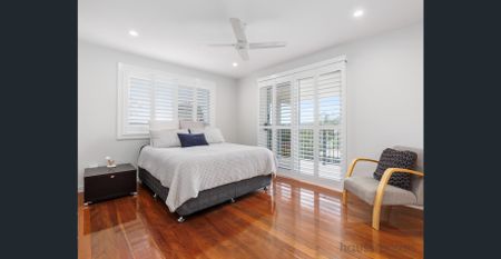 Executive 5 Bedroom Home - Photo 4