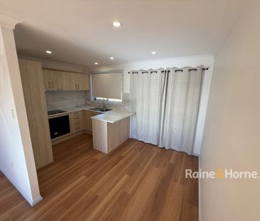Freshly Renovated Villa - Photo 4