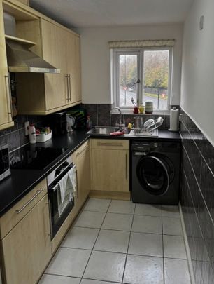 Room in a Shared Flat, Morden, SM4 - Photo 1