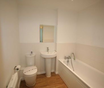 Lintott Gardens, Warrington - Photo 2