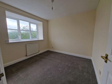 3 bedroom end of terrace house to rent - Photo 2
