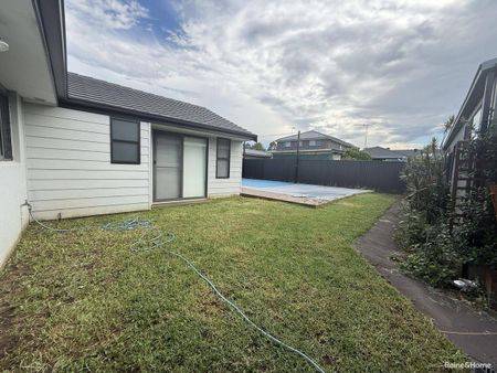 8 Mila Place, Marayong, NSW 2148 - Photo 3