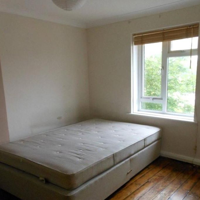 5 bedroom end of terrace house to rent - Photo 1