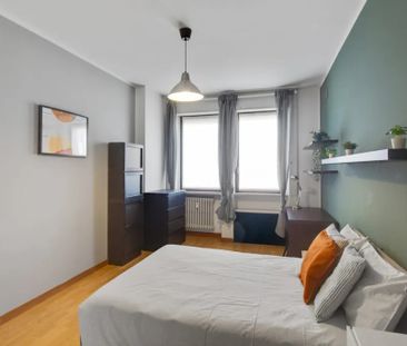 Via Egadi, Milan, Lombardy 20144 - Photo 2