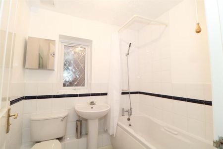 2 bedroom semi-detached house to rent - Photo 5