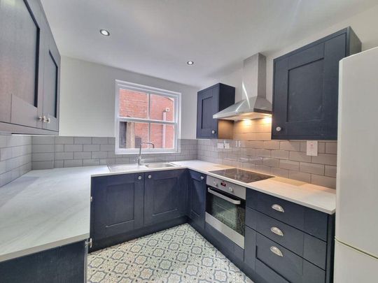 4 bedroom terraced house to rent - Photo 1