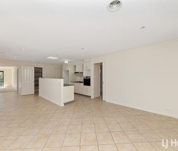 15 Saltbush Street, Harrison ACT 2914 - House For Rent | Domain - Photo 6