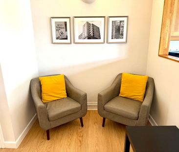 4 Bed End Terrace, Lodge Road, SO14 - Photo 2