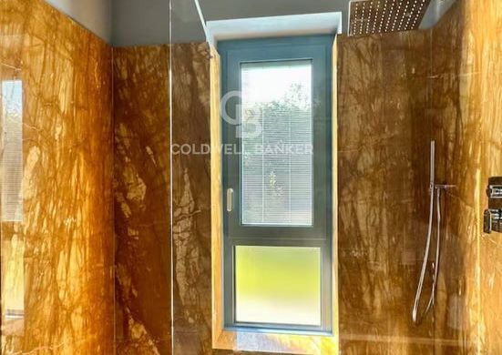 via crociale, Pietrasanta, Tuscany 55045