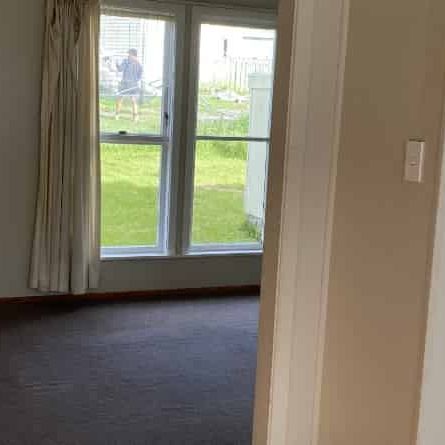 Spacious Family Home in Prime Location! - Photo 1