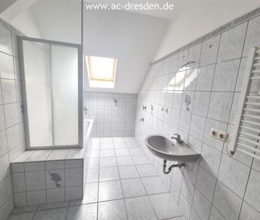 Lichtdurchflutete 3-Raum-Maisonette in stilvoll saniertem Gründerze... - Photo 1