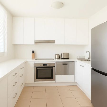 Top Floor One Bedder with Views of Manly beach - Inspect Now 0401950044 - Photo 3