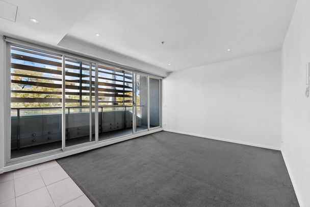 Effortless Living with Keilor Road Convenience - Photo 1