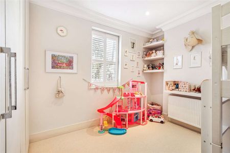 An exceptional four bedroom family home - Photo 4
