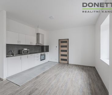 Pronájem bytu 1+kk a garsoniéry 41 m², Dukelská třída 604, Nový Bydžov - Fotografie 2