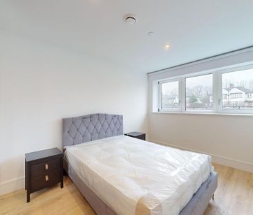 Coombe Hill House, Beverley Way, London, SW20 - Photo 4