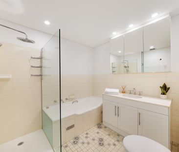 Fully furnished two bedroom apartment with separate office and cove... - Photo 5