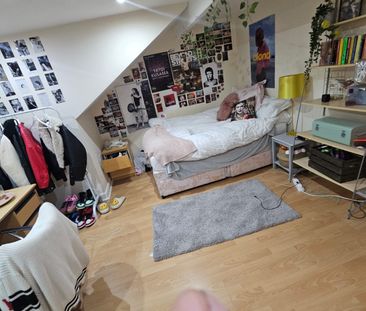 7 Bed - 48 Chestnut Avenue, Hyde Park, Leeds - LS6 1BA - Student - Photo 5