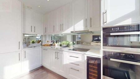 Prince Of Wales Terrace, Kensington, London, W8 - Photo 2