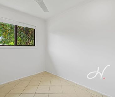 Well-Presented Family Home with Air Conditioning & Multipurpose Room - Photo 3