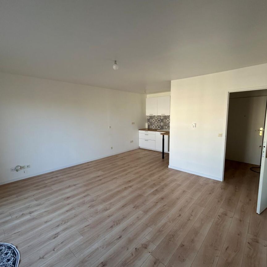 location Appartement T2 DE 43.44m² À ELANCOURT - Photo 1