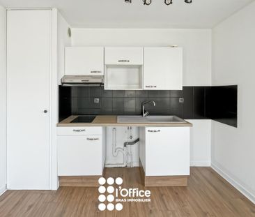 Location Appartement 2 pièces 42m² LES SABLES D OLONNE 85100 - Photo 4
