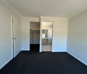 BRAND NEW FOUR BEDROOM HOME ! - Photo 5