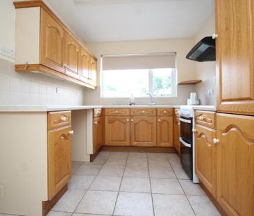 3 Antrim Road, Lisburn, BT28 3AB - Photo 4
