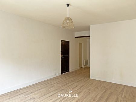 Location Appartement 2 pièces 61m² CHATEAURENARD 13160 - Photo 5