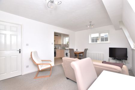 1 bedroom apartment to rent Red Lion Court, Bishop's Stortford, Hertfordshire, CM23 - Photo 3