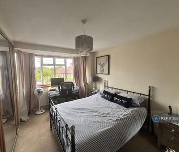 4 bedroom semi-detached house to rent - Photo 6