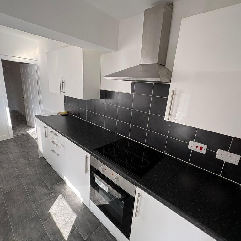 2 bedroom terraced house to rent - Photo 1