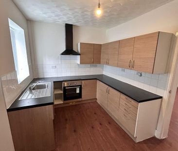 2 bedroom terraced house to rent - Photo 4