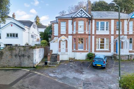 2 bedroom ground floor flat to rent - Photo 3