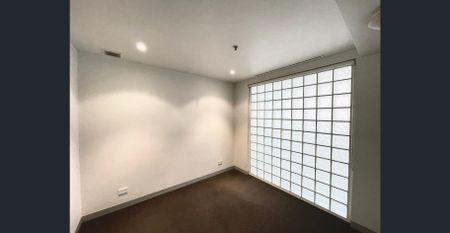 Prime Docklands Location, Stylish One Bedroom One Bathroom Apartment - Photo 5