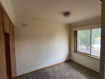 6/148 Vines Road, Hamlyn Heights - Photo 2