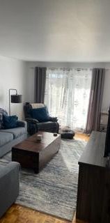 GRAND 4 1/2 ++ CHAUFFAGE INCLUS ++ FRAIS PEINTURER ++ RÉNOVER *** À VOIR *** - Photo 1