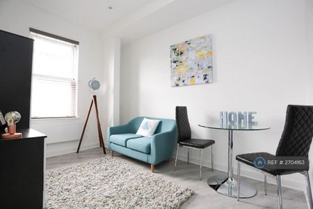 1 bedroom flat to rent - Photo 3