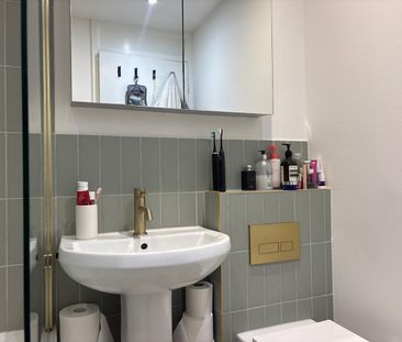 1 Bed Flat, Beardsley Way, W3 - Photo 4