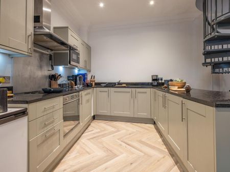 3 bedroom apartment to rent - Photo 5