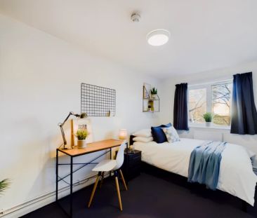 6 Bedroom House - Photo 6