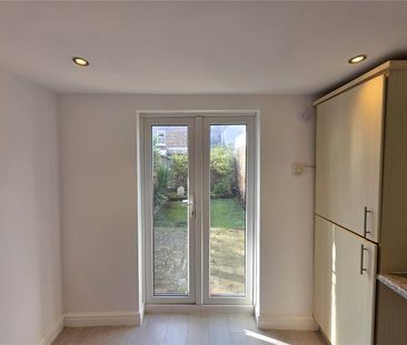 2 bedroom apartment to rent Ashdown Road, Worthing, BN11 - Photo 6